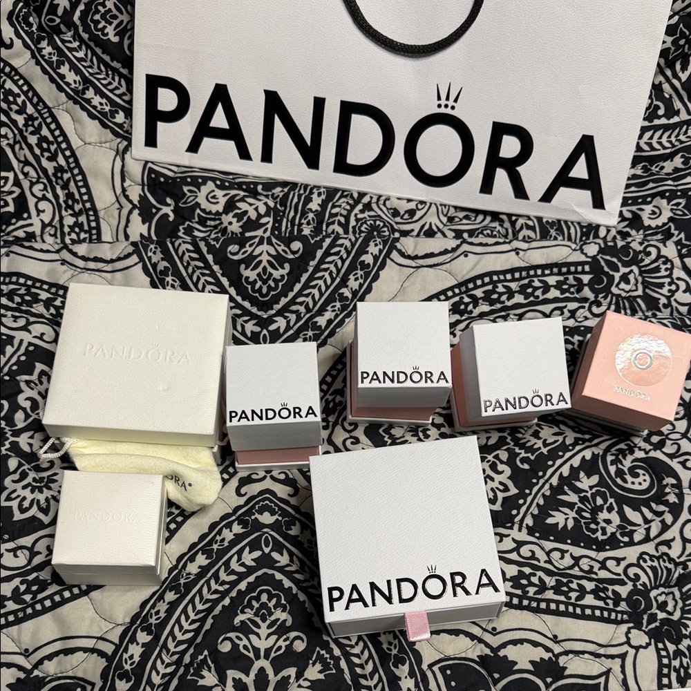 Pandora Accessories Set - Black, White, Pink - Picture 4 of 4